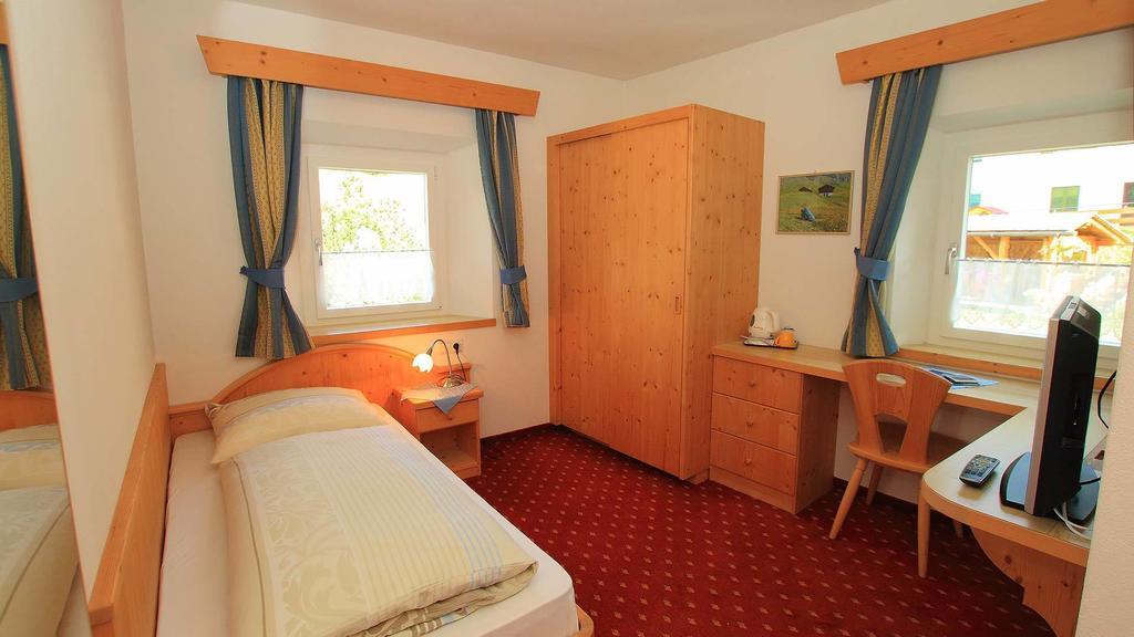 Bed And Breakfast Iman Santa Cristina Val Gardena Chambre photo